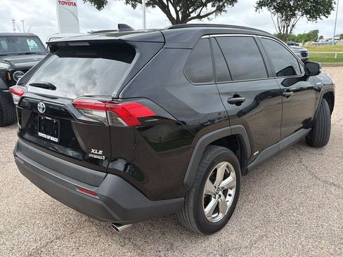 Used 2021 Toyota RAV4 XLE Premium AWD/4WD image 3