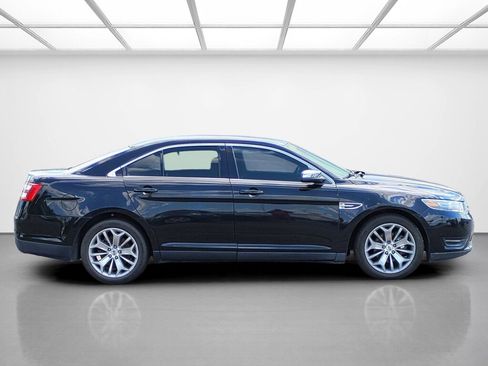 Used 2017 Ford Taurus Limited FWD image 6