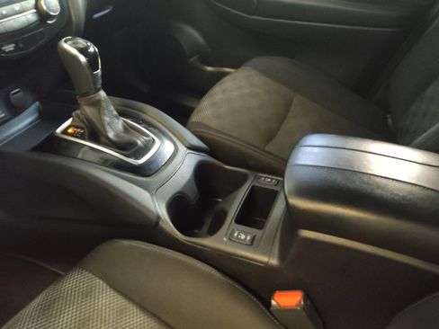 Used 2018 Nissan Rogue Sport SV w/ SV Technology Package image 26