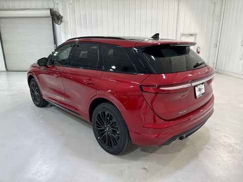 New 2025 Lincoln Corsair Premiere w/ Equipment Group 101A image 26