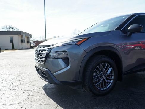 Used 2025 Nissan Rogue S image 10