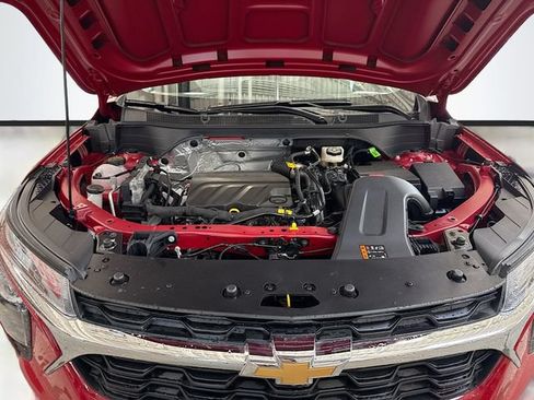 New 2026 Chevrolet Trax LS w/ LS Convenience Package FWD image 30
