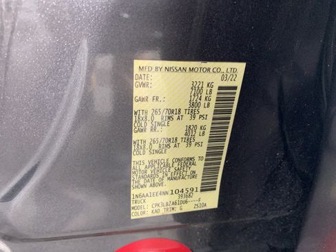 Used 2022 Nissan Titan SV RWD image 11