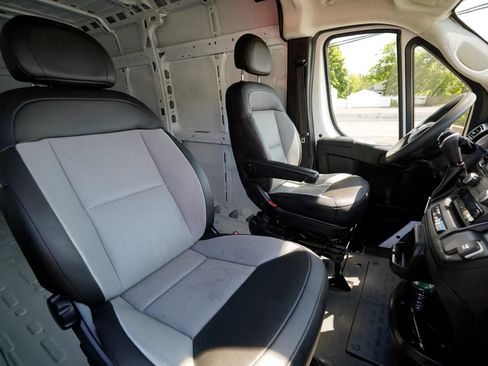 Used 2025 RAM ProMaster 2500 w/ Convenience Group FWD image 27