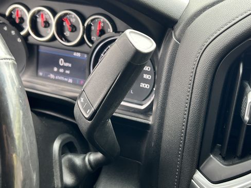 Used 2019 Chevrolet Silverado 1500 LT Trail Boss AWD/4WD image 29