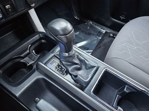 Used 2018 Toyota Tacoma SR5 image 22