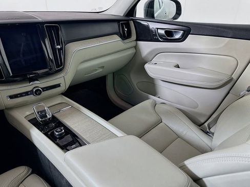 Used 2022 Volvo XC60 B5 Inscription w/ Advanced Package image 25