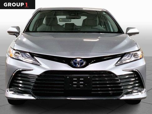 Used 2024 Toyota Camry XLE image 3