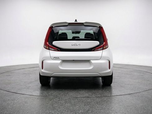 Used 2025 Kia Soul LX w/ LX Technology Package FWD image 7