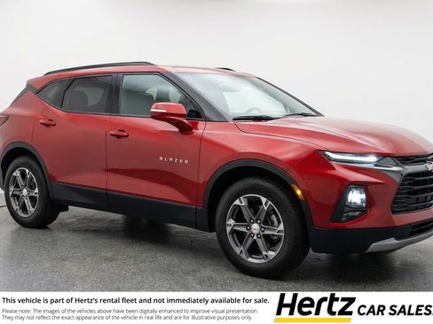 Used 2025 Chevrolet Blazer LT FWD image 1