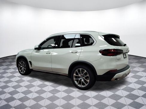Used 2025 BMW X5 xDrive50e w/ Parking Assistance Package image 3