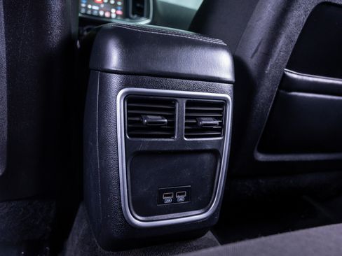 Used 2015 Dodge Charger SXT image 16