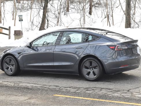 Used 2023 Tesla Model 3 Standard Range image 6