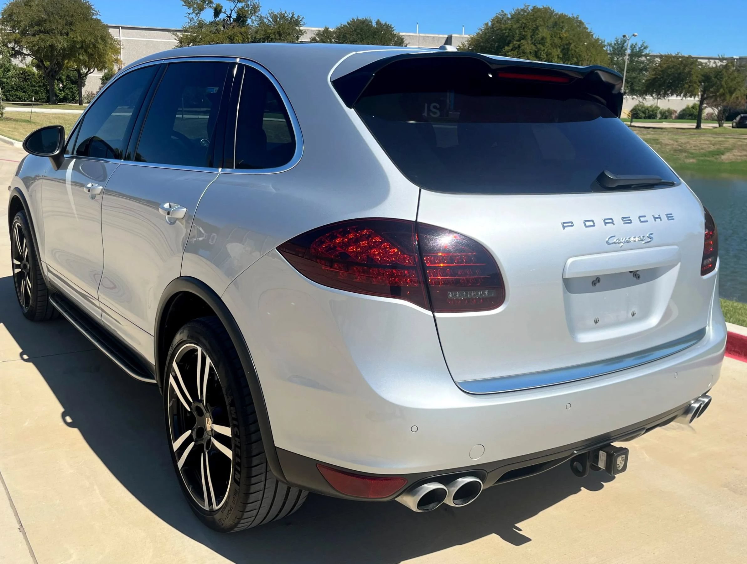 Used 2012 Porsche Cayenne S AWD/4WD image 6
