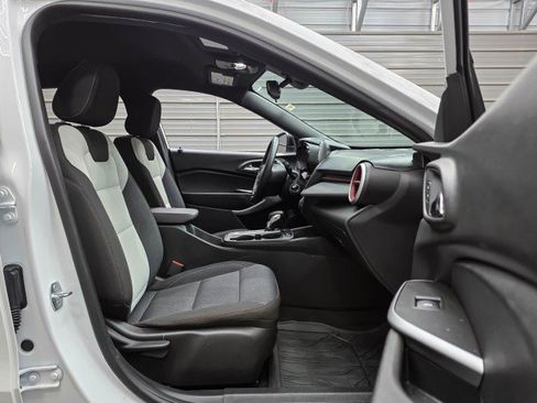Used 2024 Chevrolet Trax RS w/ Driver Confidence Package FWD image 15