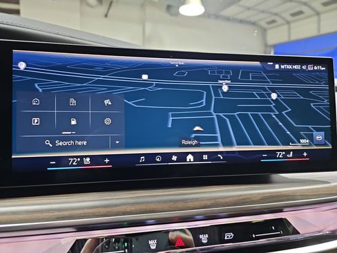 Certified 2025 BMW 750e xDrive AWD/4WD image 24