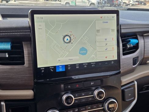 Used 2024 Ford Expedition Limited image 28