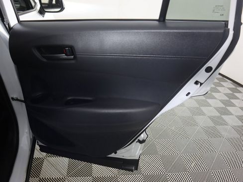 Used 2024 Toyota Corolla Cross LE image 22