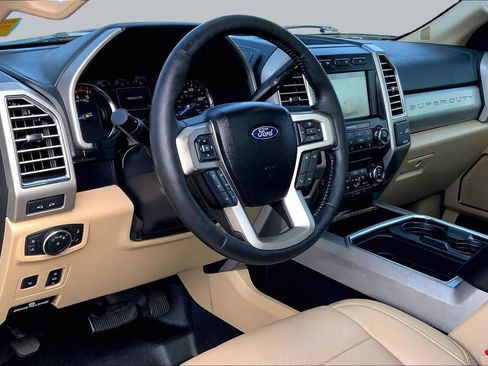 Used 2017 Ford F250 Lariat w/ Lariat Ultimate Package AWD/4WD image 15