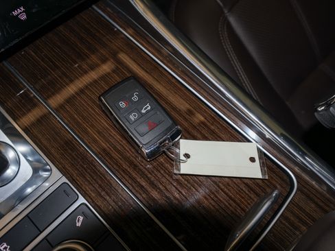 Used 2020 Land Rover Range Rover Sport HSE image 39