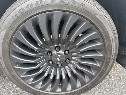Used 2018 Lincoln Navigator Reserve w/ Technology Package AWD/4WD image 6