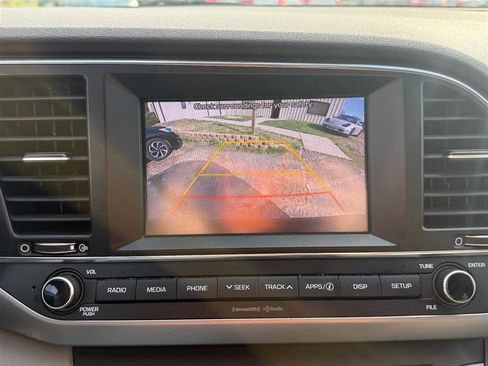 Used 2018 Hyundai Elantra SEL image 17