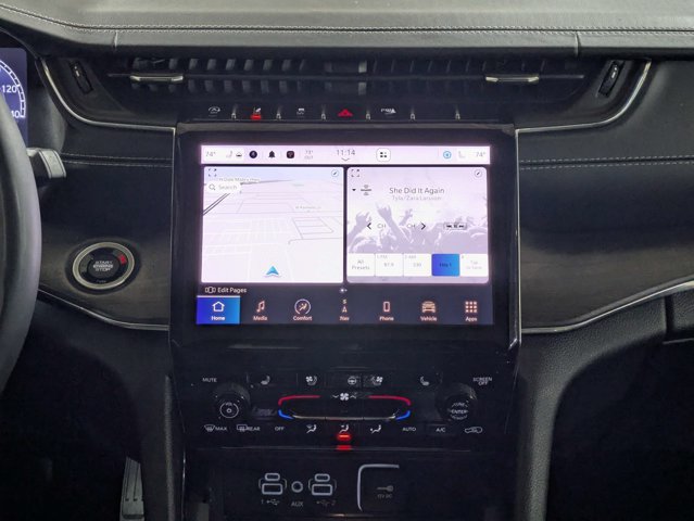 Used 2023 Jeep Grand Cherokee Overland AWD/4WD image 19