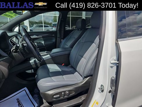 Used 2022 Buick Enclave Essence w/ Sport Touring Edition FWD image 20