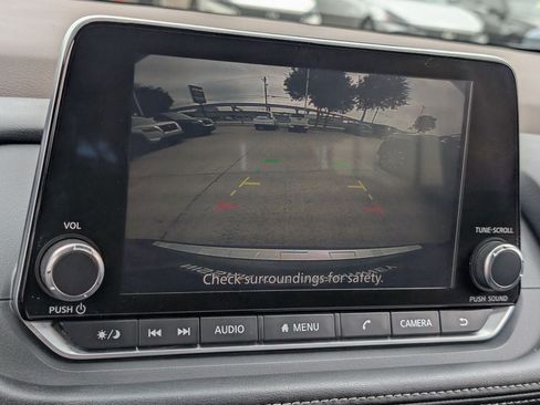 Certified 2023 Nissan Rogue SV FWD image 14