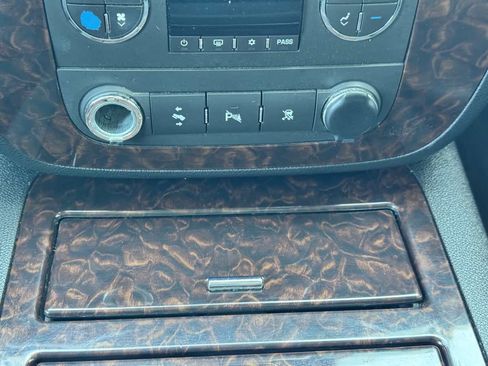 Used 2011 GMC Yukon Denali RWD image 55