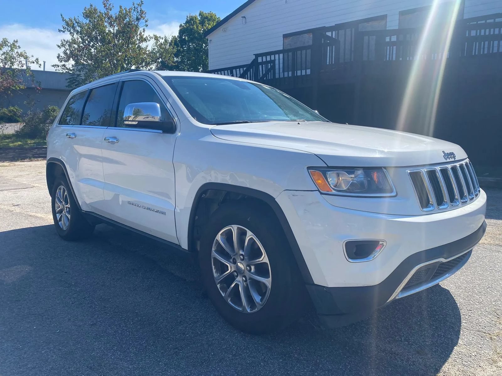 Used 2015 Jeep Grand Cherokee Limited w/ Trailer Tow Group IV AWD/4WD image 3
