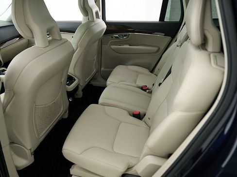 Used 2016 Volvo XC90 T6 Momentum w/ Momentum Plus Package AWD/4WD image 21