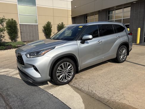 Used 2021 Toyota Highlander Platinum AWD/4WD image 5