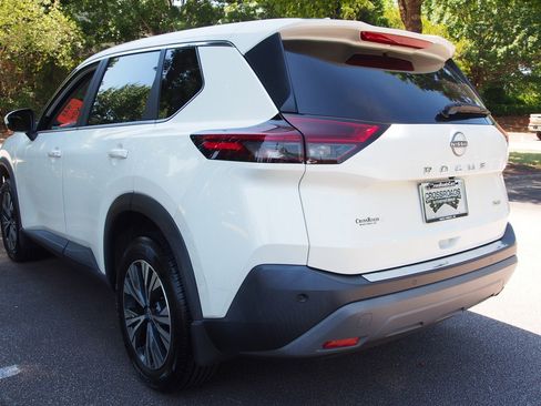 Used 2023 Nissan Rogue SV FWD image 5