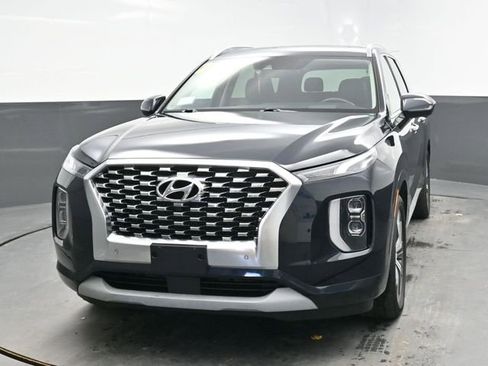 Used 2022 Hyundai Palisade Limited w/ Winter Package image 2