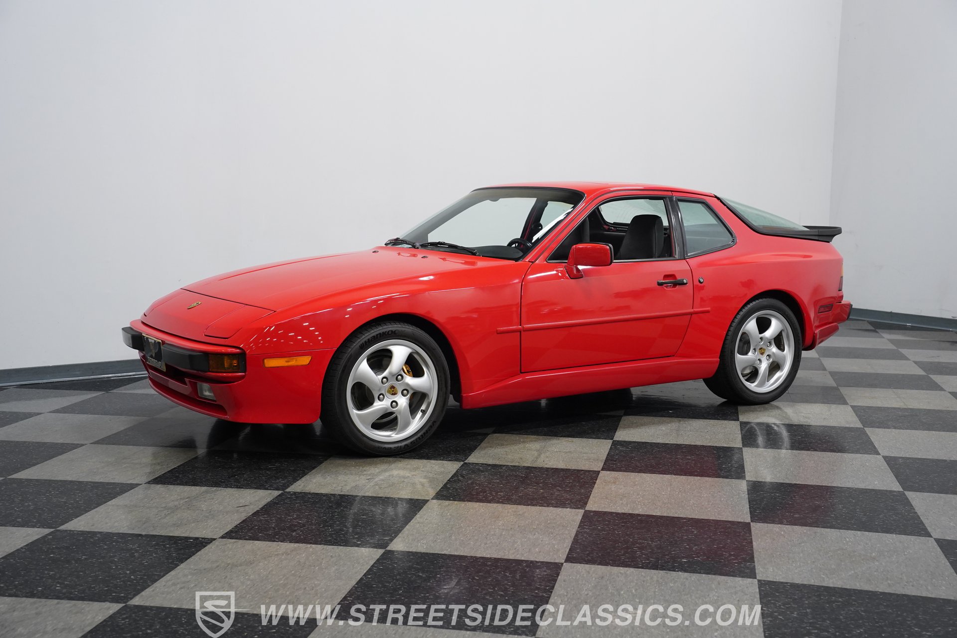 Used 1987 Porsche 944 Coupe RWD image 7