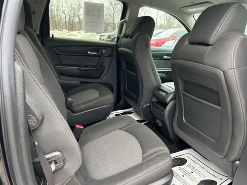 Used 2017 Chevrolet Traverse LT image 28