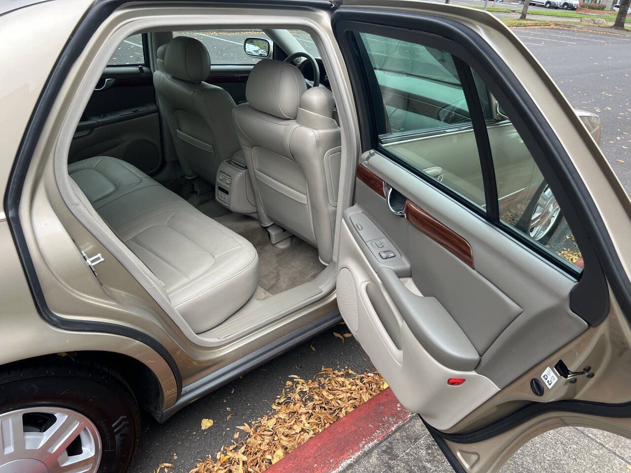 Used 2005 Cadillac De Ville FWD image 13