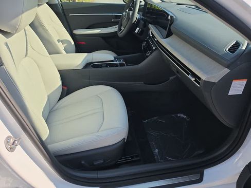 New 2026 Hyundai Sonata Limited FWD image 23