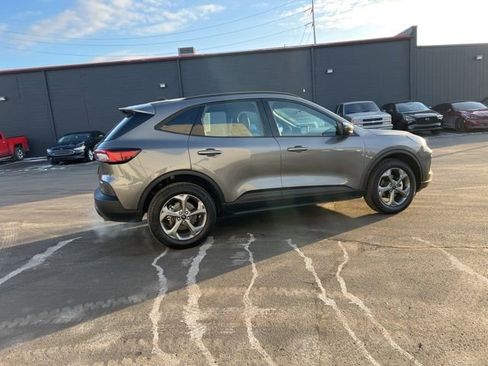 Used 2025 Ford Escape ST-Line Select image 6