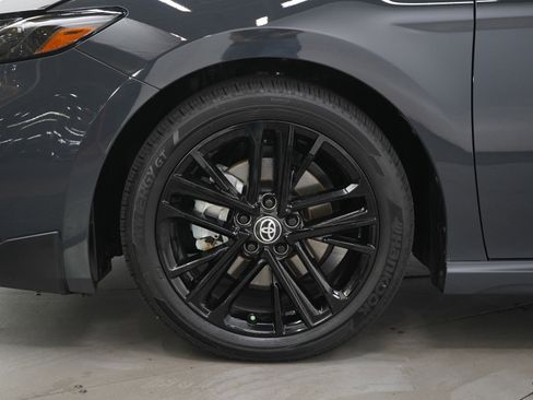 Used 2025 Toyota Camry SE image 28