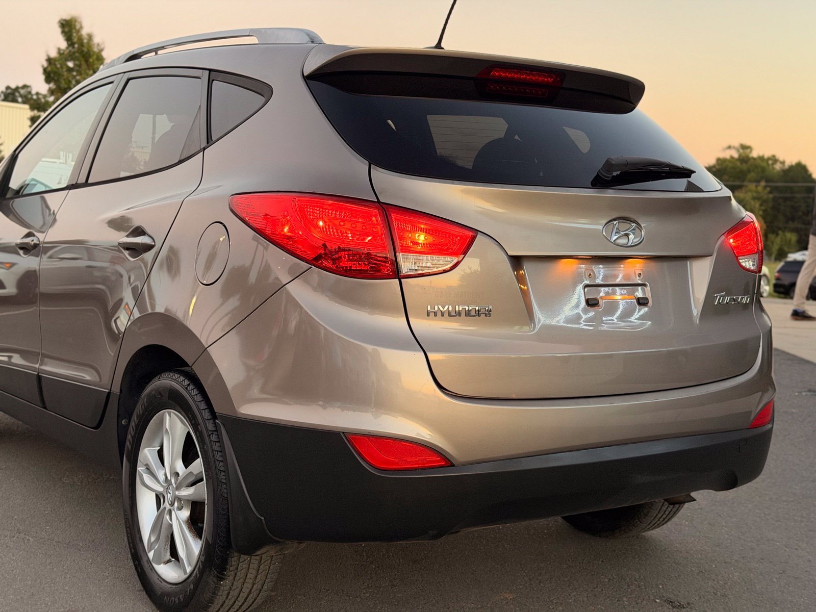 Used 2011 Hyundai Tucson GLS FWD image 5