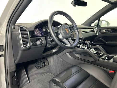 Certified 2023 Porsche Cayenne Coupe AWD/4WD image 4