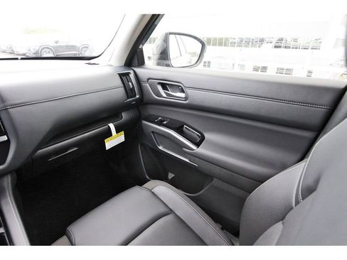 New 2026 Nissan Pathfinder SL w/ SL Premium Package FWD image 8