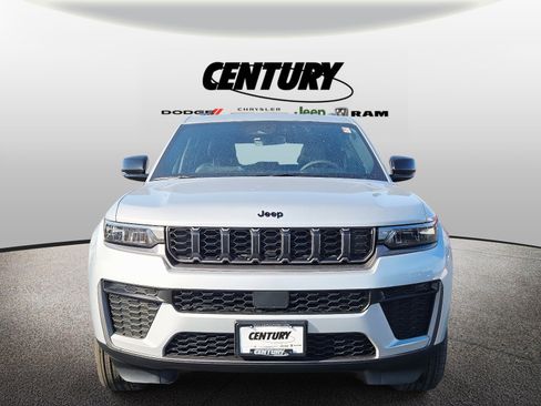 New 2026 Jeep Grand Cherokee Altitude image 8