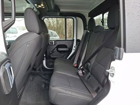 Used 2021 Jeep Gladiator Sport image 10