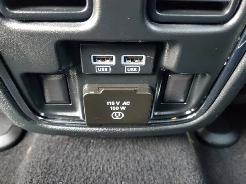 Used 2019 Jeep Grand Cherokee Limited w/ Trailer Tow Group IV image 32