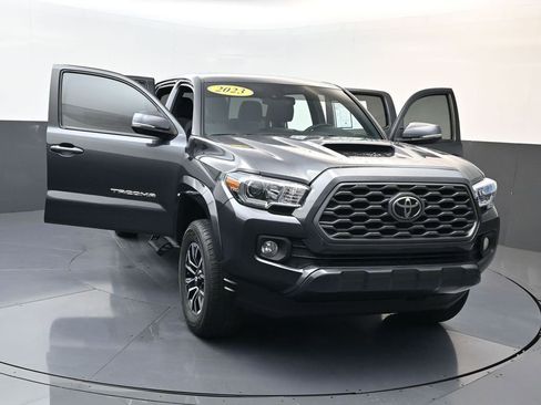 Used 2023 Toyota Tacoma TRD Sport w/ Technology Package image 25