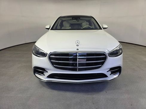 Certified 2022 Mercedes-Benz S 500 4MATIC image 2