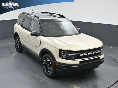 Used 2024 Ford Bronco Sport Outer Banks w/ Tech Package AWD/4WD image 9